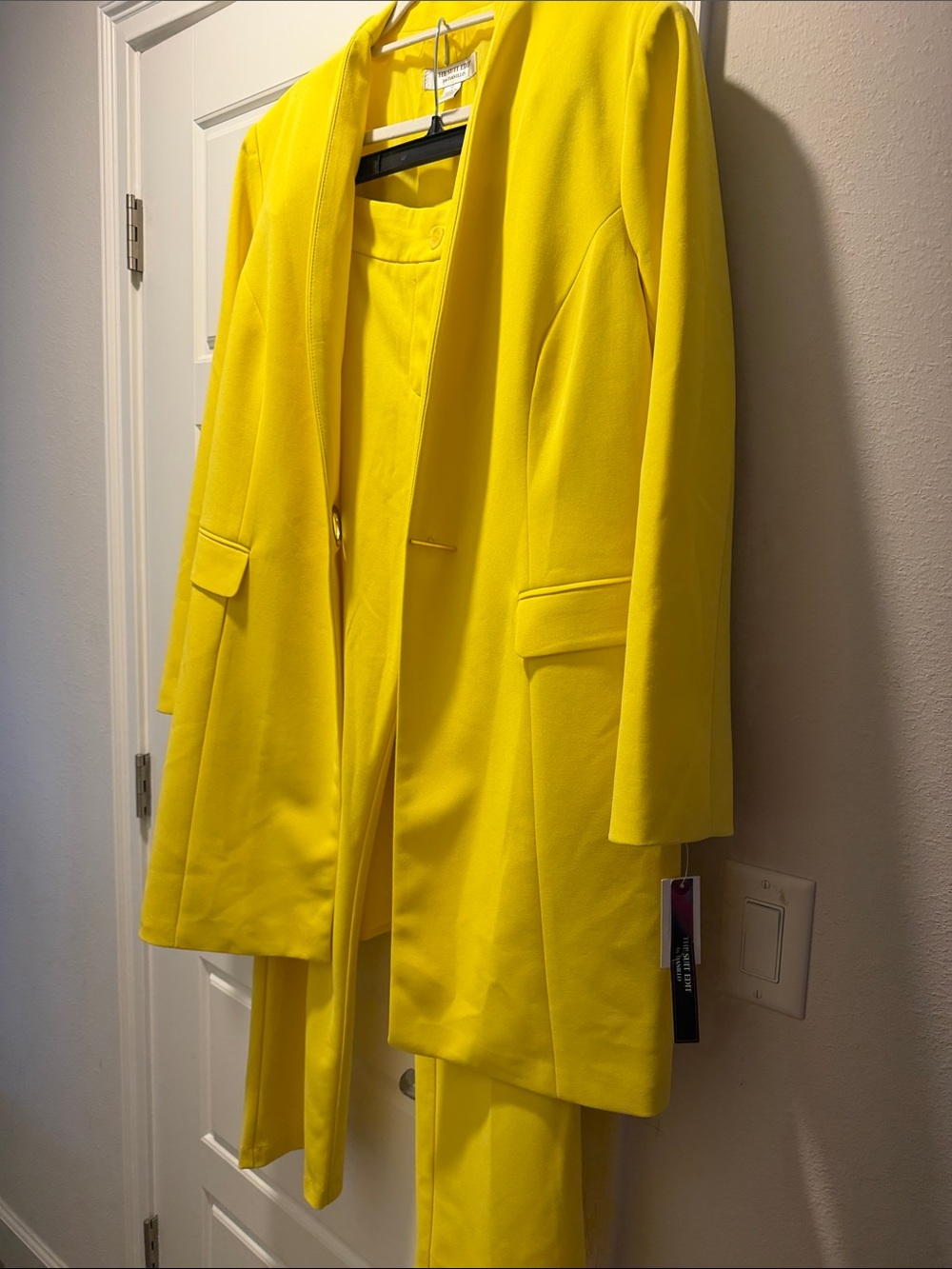Le Suit Bright Yellow Long Blazer Jacket